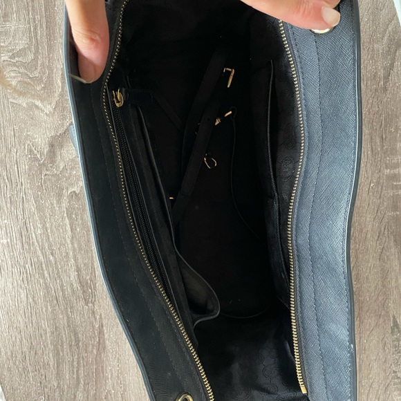 Michael Kors Tote Bag - Picture 4 of 8